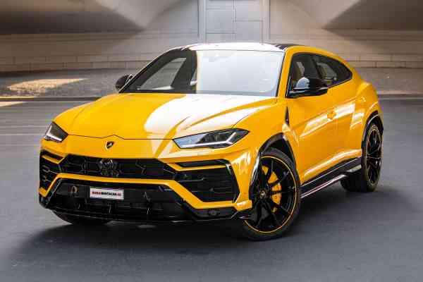 Rent Lamborghini Dubai for Business